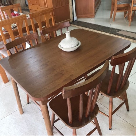 Conjunto de Mesa Maresias 1,10m Tampo de Madeira com 4 Cadeiras Imbuia